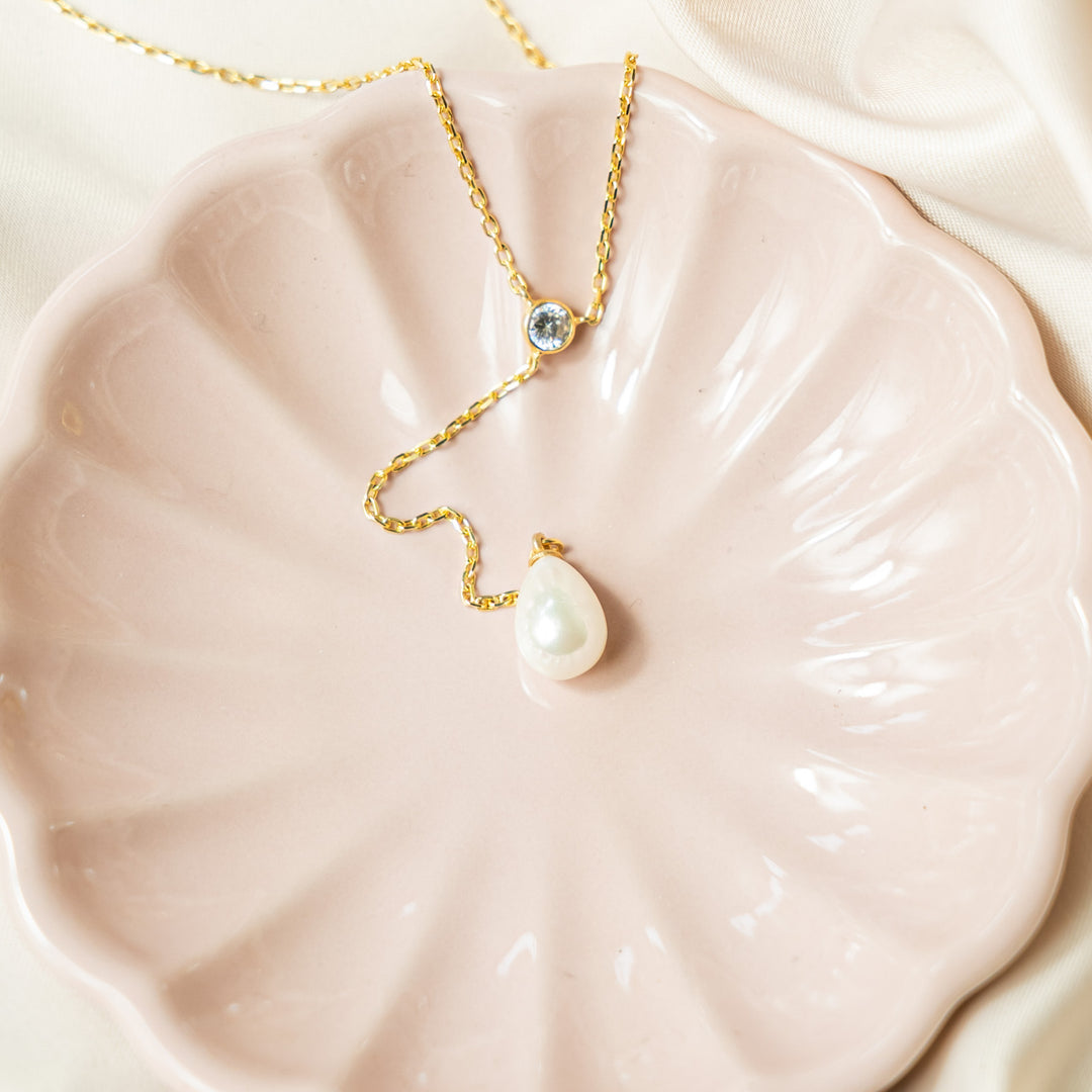 Rita Pearl Pendant Necklace