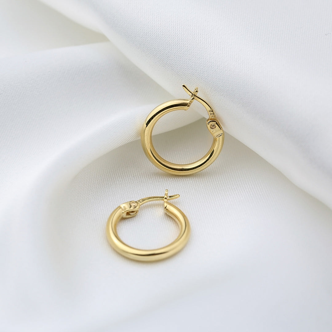 Nina Small Hoop Earrings 15mm